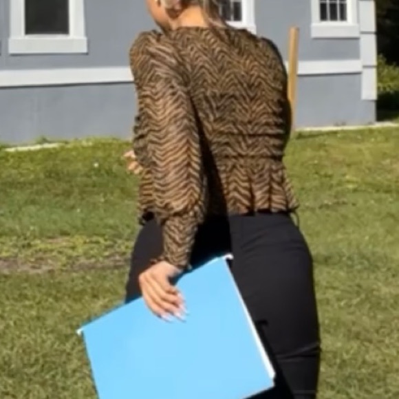 Zebra print ruffle long top - Picture 4 of 5